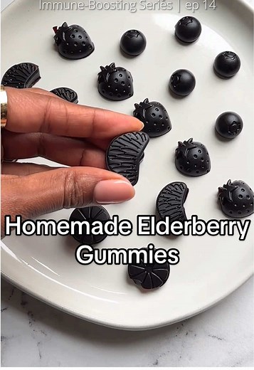 Homemade Elderberry Gummies Recipe with Elderberry Syrup
