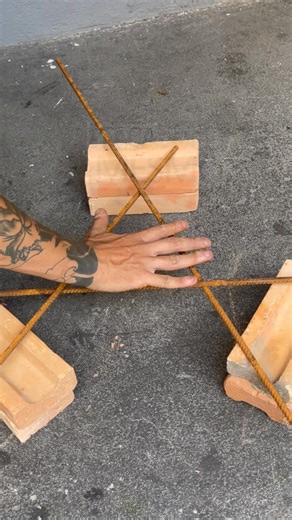 The field cooking system farmers came up with Simple, rugged, and effective #FarmLife #OutdoorCooking #RuralHack | Farm Ideas