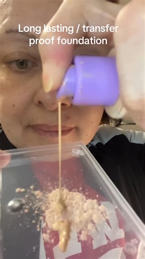 Ida Notaro on Instagram: "Long lasting & transfer proof: base che resiste a tutto ✨ Se cerchi una base luminosa ma ultra resistente, questo è il combo che uso quando voglio una pelle perfetta tutto il giorno, zero trasferimento 👀✨ ✨ Fondotinta luminoso Nejha n.02 Vanilla – effetto glow naturale – uniforme, levigante – long lasting & transfer proof – non segna pori né linee ✨ Polvere libera Miceli NYX Professional – fissa senza spegnere la luminosità – pelle setosa, zero effetto polvere – trucco