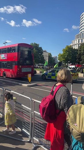 Exploring London's Iconic Red Double-Decker Buses