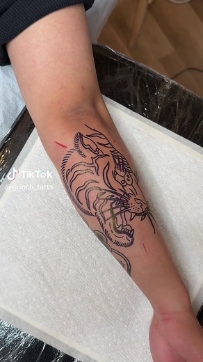 Traditional Japanese Tiger Head Tattoo Art