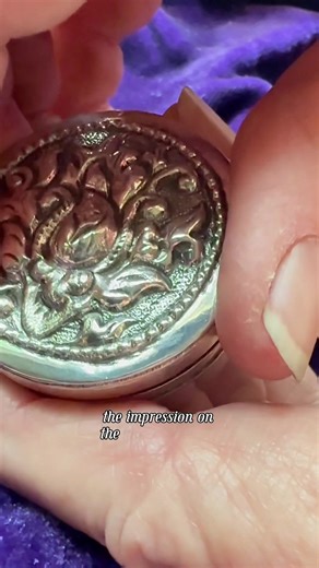 ✨Circle Thimble Box✨ You asked, and we delivered. Jan picked up an exclusive set of solid silver thimble boxes - already listed on our website! These boxes are so limited, so move quickly if one catches your eye!! #thimblesforyou #sewingtools #thimble #thimbles #silversmith