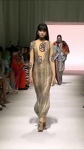 défilé MISSONI automne hiver 2023 tendance mode hiver 2023 robe de soirée scintillante