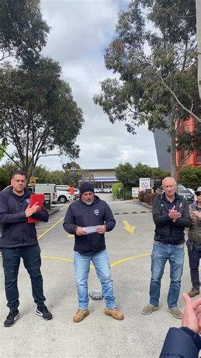The facts about B&D Doors owned by Dulux who are only willing to offer 3% a year | AMWU Victoria