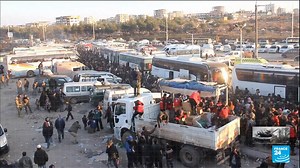 Civils visés par les bombardements, corridors humanitaires choisis... La #guerre en #Ukraine tend à ressembler au conflit en #Syrie, dans lequel la #Russie était aussi engagée | FRANCE 24