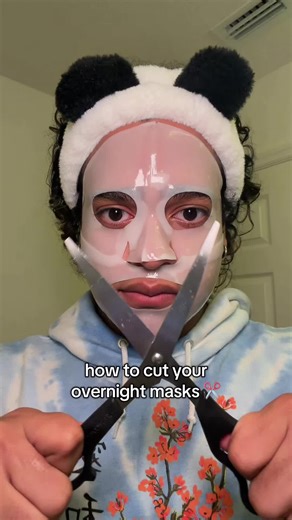 you can also cut your hydrogel overnight masks ✂️ it’s not just sheet masks 🙅 cause i know these collagen masks can be SO suffocating & hard to keep one for hours~ when i do this i can finally move my face & eat whenever 🍽️ #kbeauty #koreanskincare #glassskin #facemask #skincarehacks