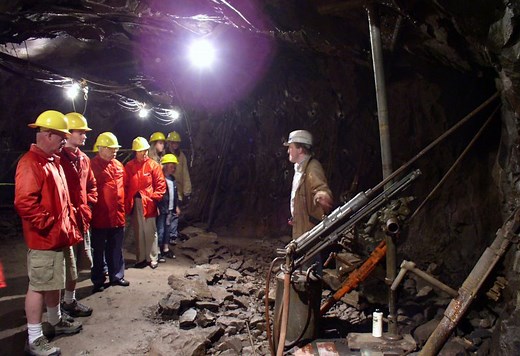 Mine Tours - Quincy Mine Hoist Association