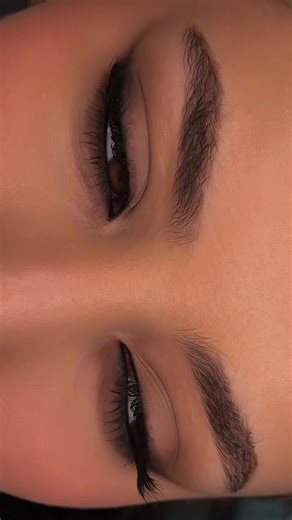 Mimoza Nishori: Stunning Eyes Makeup Tutorial