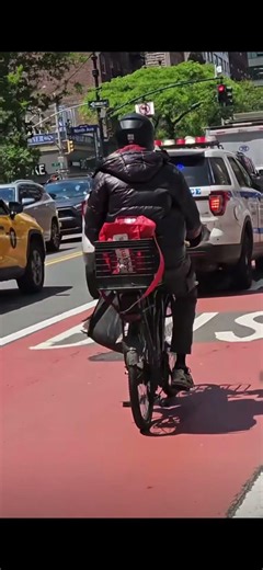 NYPD FORD EXPLORER RESPONDING CODE 3 #nyc #newyorkcity #comedy #automobile #nypdblue #carparade #cra