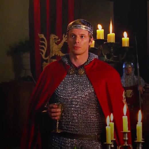 Just Merlin admiring his king, nothing unusual, right? #bbcmerlin #merlin #arthurpendragon #bradleyjames #colinmorgan #merlinedit #merlinandarthur #merthur #kingarthur #camelot #fyp #albion