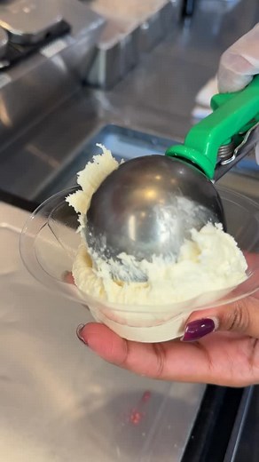 Sundaes are for any day, even Sunday at Lickity Split!🍦🍨See you spoon! #seeyouspoon #sundae #edgewater #letseatcustard #frozencustard #chicagoeats #chicagofood #westridge #lickitysplit | Lickity Split Frozen Custard & Sweets