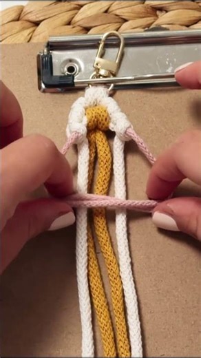 Charm fiore in Macramè 🌼 | Clicca sul video correlato per il tutorial completo