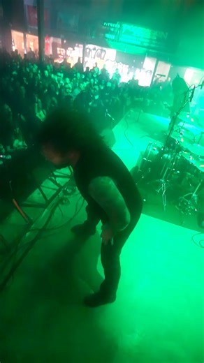 Death by a thousand suns! You listen to Evolve yet!? 📸: @jonny_nightmare #thebrowning #deathcore #mosh #breakdown | The Browning