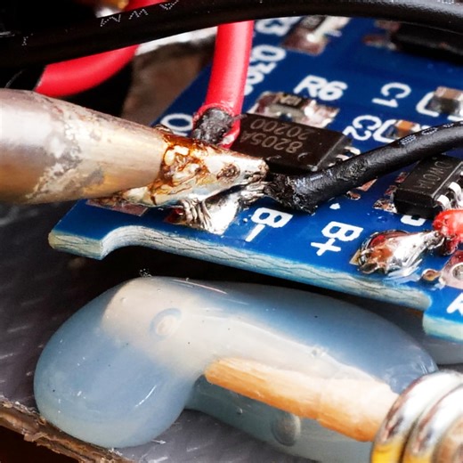 Professional Selfie Ring Light DIY Thanks for watching! Please be aware that this video is for entertainment purposes only and techniques shown should not be attempted at home! | Crafty Panda