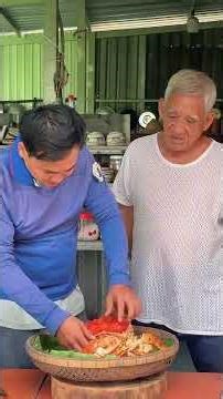 Experiencing steamed king crab with lemongrass with dad #duchoavlog #food #shorts #windnet