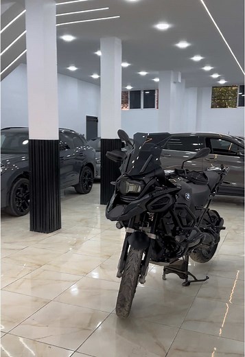 افتتاح أول شو روم للسيارات في سكيكدة