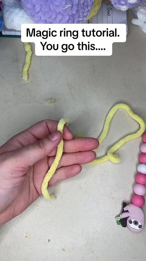 Magic ring tutorial. Hopefullu it will stay up. #magicring #crochet #amigurumi #coonccrochet #crochet #sweetsnuggleslite #magiccircle