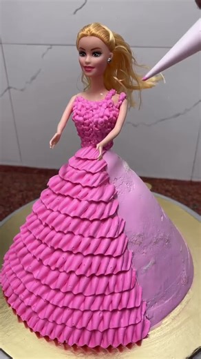 simple n beautiful barbie cake decorating design idea #barbie#cakedesign #viralreels #chocolate #new