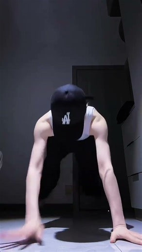 I WANNA BE YOUR SLAVE - Måneskin // Plank challenge #aoiskadi