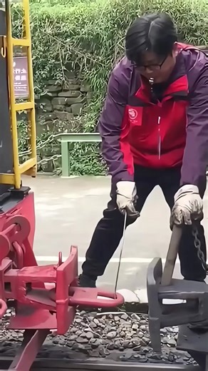 17K views · 33 reactions | Connecting locomotives isn’t just about steel and bolts — it’s precision engineering. #RailwayEngineering #PrecisionWork #SafetyFirst #fblifestyle | Life Hacks | Facebook