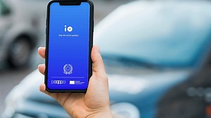 Come funziona l'app IO, come scaricarla e quali sono i servizi
