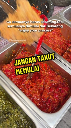 Nikmati segala proses yang ada ☺️ Yuk, wujudkan impianmu jadi pengusaha dengan gabung kemitraan D'Barbar Ayam Geprek 🍗 Kamu bisa punya bisnis ayam geprek kekinian sendiri dengan investasi yang sangat terjangkau. Tak perlu khawatir, kami akan memberikan pelatihan dan bimbingan penuh sampai kamu siap mengelola bisnismu sendiri 🥰 Membangun bisnis sendiri kini lebih terukur dengan dukungan tim yang berpengalaman di bidangnya 🤩 #masterkulinerindonesia #dbarbarayamgeprek #fypfood #kulinerhits #maka