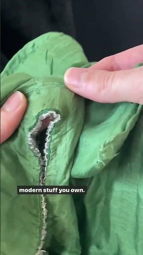 3 tips to start thrifting for vintage clothes ✨ 1