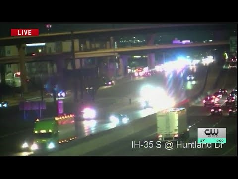 Crash shuts down several lanes of I-35 northbound at US 290