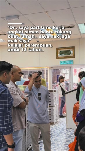Baju raya saya beli ni tak mungkin dapat ubah masa depan anak2 yatim ni, Tapi sekurangnya dapat ukir senyuman dibibir mereka. Bila salah seorang drpd mereka, pelajar perempuan umur 13 tahun cerita kat saya , dia kerja part time angkat simen dengan tukang rumah utk cari duit tolong mak dia yang sakit , saya rasa bersalah sangat … Terima kasih anak2 sekalian sebab sekali lagi buka mata saya. Terima kasih sahabat saya @Dr Qiuzi yang carikan asnaf2 ni semua. Saya dah minta Dr Qiuzi utk follow up seg