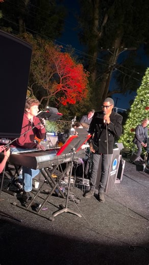 Kenny Edmonds on Instagram: "I had the distinct pleasure to spread a little Christmas cheer with my incredible friend @charlieputh at @davidfoster and @katharinefoster Xmas party tonight. I hope you guys enjoy this little snippet ♥️🎄"