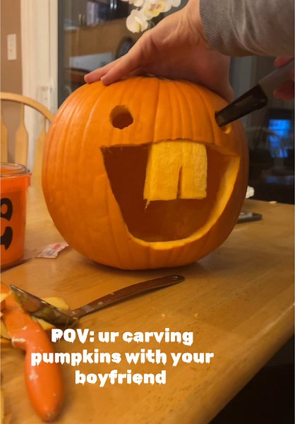 PUMPKINNNNN 🎃🎃🎃 #bf #pumpkin #halloween #fyp