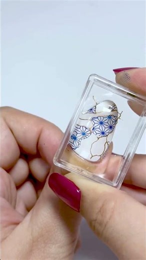 Porcelain Design with Gold Accents | #naildesign #nailstamping