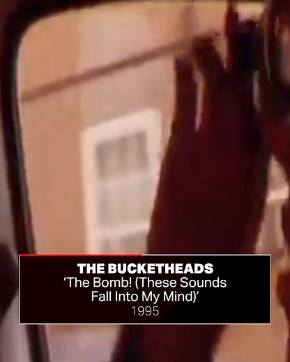 Sunday Sample 🚨 The Bucketheads 'The Bomb! (These Sounds Fall Into My Mind)' 1995 🔄 Chicago 'Street Player' 1979 | DJ Mag