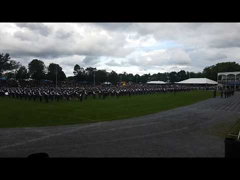 Amazing Grace on Bagpipes (around 1000 bagpipes)