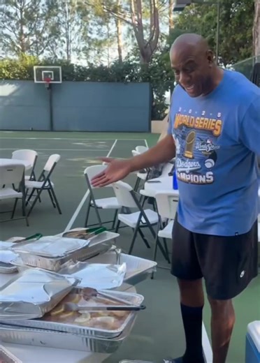 OK, how do those legs support Magic Johnson?