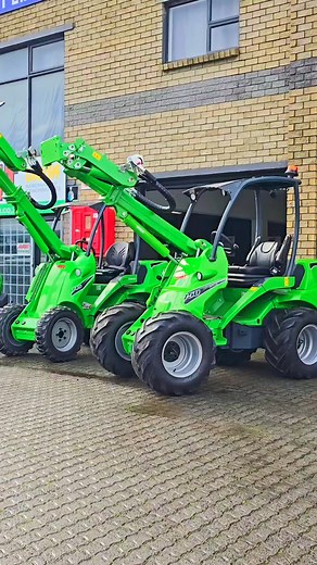 Beast spec 750 😎 #SkidsteerKiller #BigWheels #HeavyDutyPanels #ROPS Made in Finland by Avant Tecno 🇫🇮 Sitting with AVANT South Africa 🇿🇦 sales@avantsa.co.za | www.avantsa.co.za 011 397 1211 | 082 305 3441 | AVANT SA