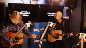 Thanks to special guest Jakob Dylan for dropping by the Greater Bakersfield studio. Here's a clip of Dwight and Jakob performing together. - D Team #dwightyoakam #chrishillman #greaterbakersfield #dwightyoakamandthebakersfieldbeat 📸: Emily Joyce Photography | Dwight Yoakam