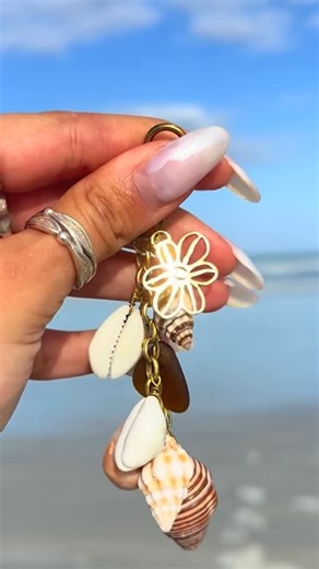 Ocean Lovers®️ Ocean Ohana®️ | We are all just a *little* obsessed with this new batch of Betty Puka Bag Charms/keychains!😍🐚 #bagcharms #shells #beachvibes | Instagram