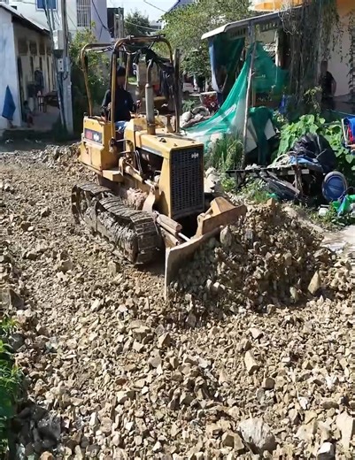 Filling Land Using Bulldozer Komatsu D20P with 5Ton Trucks | Green Goals