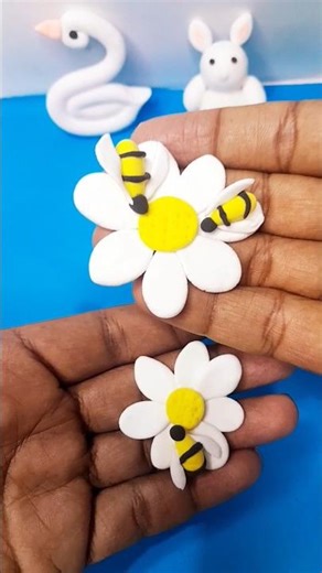 Clay Bee on Daisy Flower 🌼🐝 | Easy Polymer Clay Craft #shorts