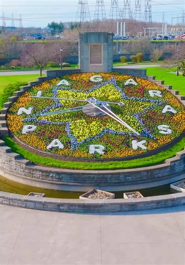 Discover Niagara Parks' Stunning Floral Clock