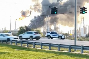 Major explosion at Texas oil refinery sparks huge fire
