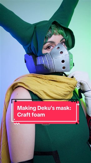 Cómo hacer props de cosplay con cartón