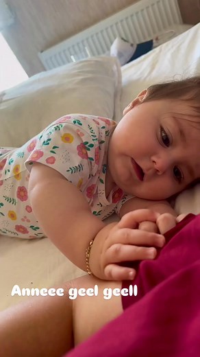 784K views · 10K reactions | The sweetest angel in the world has captured my heart. Don't forget to share this beautiful moment.♥️ | 횂횆홴홴횃 홱홰홱횈 | Facebook