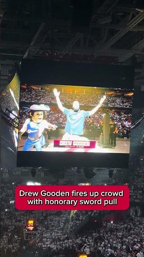 Drew Gooden fires up crowd with Cavs sword pull