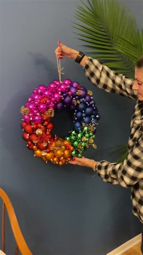 DIY Christmas Ball Wreath Tutorial