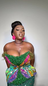 ⚫️⚪️🟡 La Zone… Mk_michelle, entame sa semaine, en partageant une vidéo d’elle sur la collaboration "Ye Mama" de Toofan et Fally Ipupa. #Zone2Hits #ToutSePasseDansLaZone | Zone2Hits