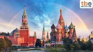 The nation’s cosmopolitan capital, #Moscow is the largest city in #Russia. Famous for The Kremlin, Red Square, St Basil’s Cathedral, etc, the city offers a variety of experiences to its travelers. For more info, click here: https://bit.ly/3kkHAu1 . . . #moscowtrip #travel #traveltips #travelagent #travelagency #travelexpert #travelguide #traveldestination #travelexperience #traveler #tourists #adventure #heritage #history #travelinfo #tboacademy | TBO Academy