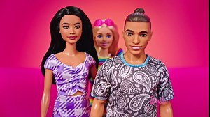 Barbie Fashionistas Ken Fashion Doll #204 with Brown Hair in Man Bun Wearing Paisley Tee & Shorts with Yellow Sneakers