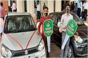 Jharkhand Education Minister Gifts Cars to Class 10th, 12th State Toppers; Vows to Bear Their Study Expenditure